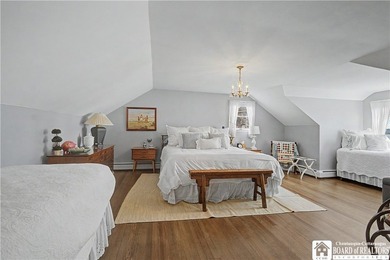 4 bedroom, 4 bath home set on a quiet street with an impressive - photo 34