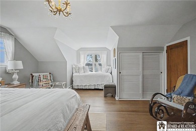 4 bedroom, 4 bath home set on a quiet street with an impressive - photo 35