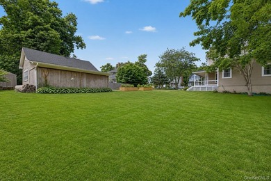 Welcome to this beautifully maintained home nestled in the heart - photo 35