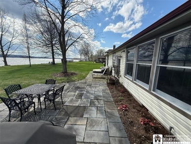 4 bedroom, 4 bath home set on a quiet street with an impressive - photo 43