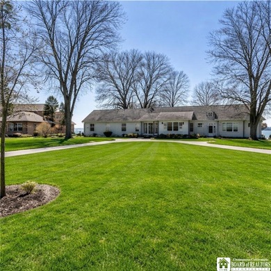 4 bedroom, 4 bath home set on a quiet street with an impressive - photo 47