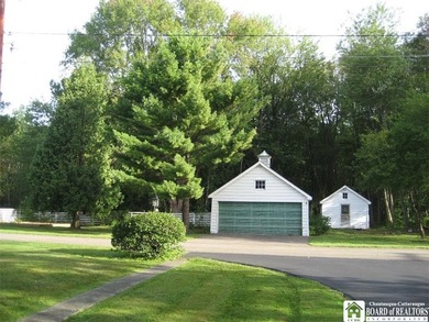 4 bedroom, 4 bath home set on a quiet street with an impressive - photo 48