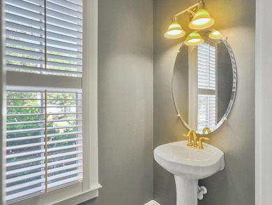 MASTER DOWN PLUS JACK & JILL BATH & A 2ND GUEST BATH UPSTAIRS - - photo 8