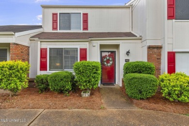 Lake Townhome/Townhouse For Sale in Brandon, Mississippi