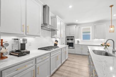 Discover the perfect blend of convenience and comfort in this - photo 11