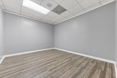 Located in the heart of Harbourtown in Gulf Breeze Proper, this - photo 11