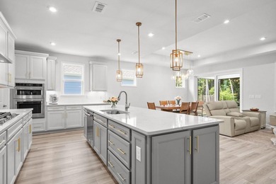 Discover the perfect blend of convenience and comfort in this - photo 12