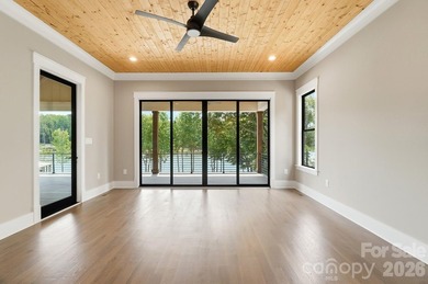 Stunning lakefront estate on 1.3 acres on Lake Norman, just - photo 17