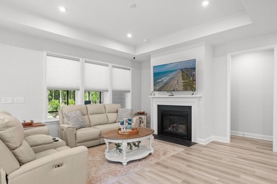 Discover the perfect blend of convenience and comfort in this - photo 18
