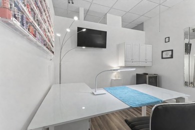 Located in the heart of Harbourtown in Gulf Breeze Proper, this - photo 18
