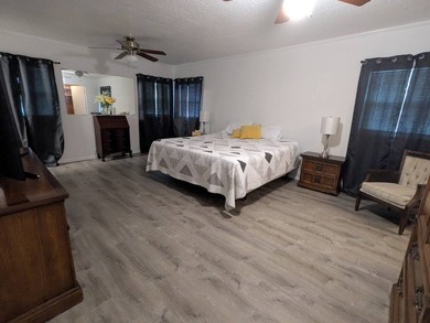 Welcome Home to this Beautiful, Fully Furnished and Updated - photo 22