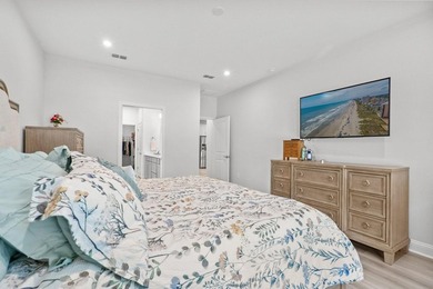 Discover the perfect blend of convenience and comfort in this - photo 25