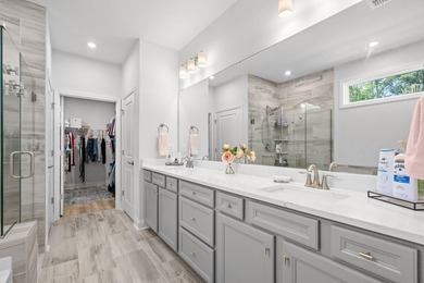 Discover the perfect blend of convenience and comfort in this - photo 27