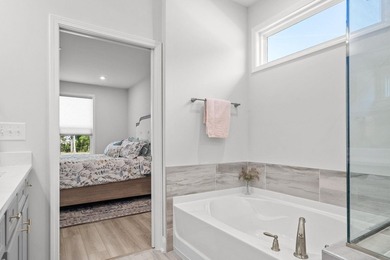 Discover the perfect blend of convenience and comfort in this - photo 29