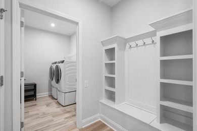 Discover the perfect blend of convenience and comfort in this - photo 34