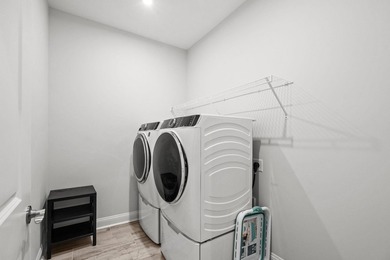 Discover the perfect blend of convenience and comfort in this - photo 35