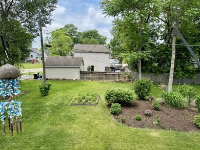 First time on the market! This move-in ready, one-owner home in - photo 36