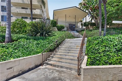 Ideally located this 3-bed, 2-bath residence in Rancho Palos - photo 3
