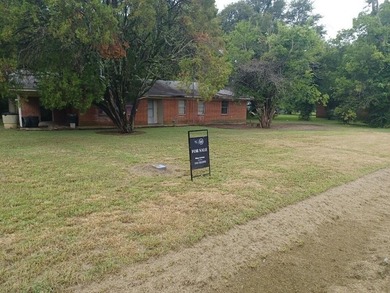 Richland Chambers Lake Home For Sale in Goodlow Texas