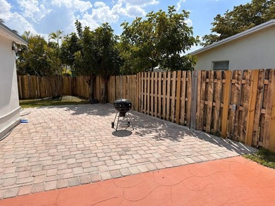 Spacious and fully equipped 4-bedroom, 4-bathroom one-story home - photo 10