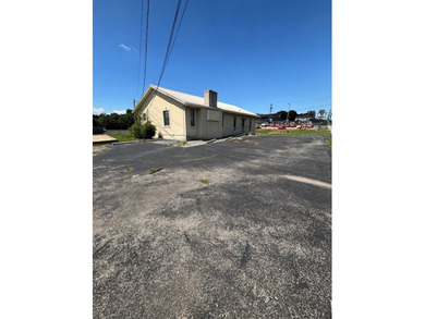 Location is perfect for many uses. The property is across from - photo 1