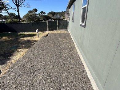 Charming coastal retreat just a few paces from the beach! This - photo 20