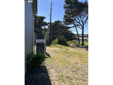 Charming coastal retreat just a few paces from the beach! This - photo 23