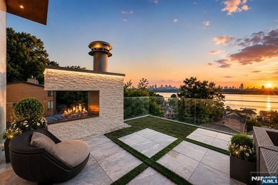 Experience modern luxury in this custom-built contemporary - photo 26