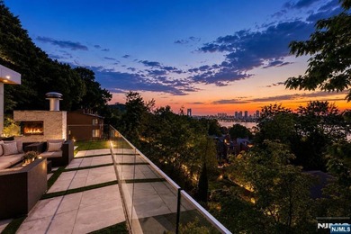 Experience modern luxury in this custom-built contemporary - photo 29