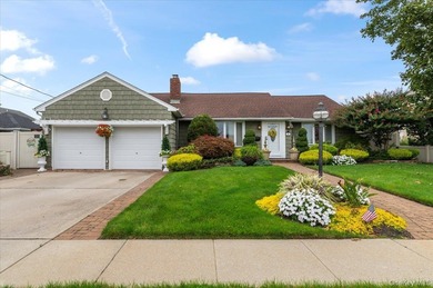 (private lake, pond, coastal) Home Sale Pending in Massapequa New York