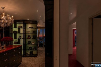 Experience modern luxury in this custom-built contemporary - photo 33
