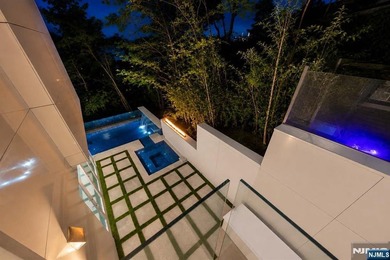 Experience modern luxury in this custom-built contemporary - photo 41