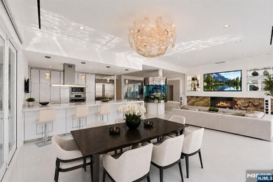 Experience modern luxury in this custom-built contemporary - photo 46