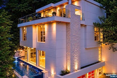 Experience modern luxury in this custom-built contemporary - photo 50