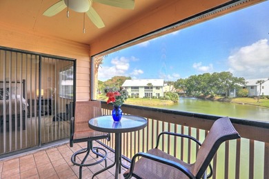 TURNKEY,FULLY FURNISHED 2BR/2BA with stunning lake and golf - photo 9
