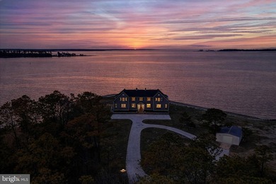 Set on a 2.38 acre peninsula with 1,100 feet of waterfrontage - photo 4