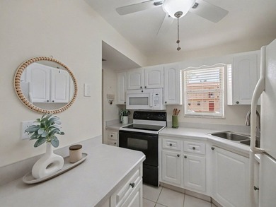 NEW PRICE Tastefully appointed 1st Floor 55+ FURNISHED and - photo 5