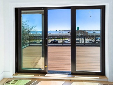 Steps from the Ocean. A rare South Boston luxury residence - photo 6