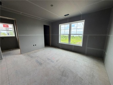 New home build in Prescott Point. Lots of upgrades available in - photo 3