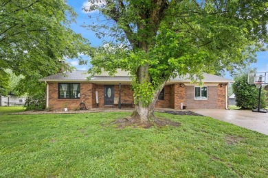 Welcome to this beautifully remodeled 4-bedroom, 1 full and 1 - photo 2