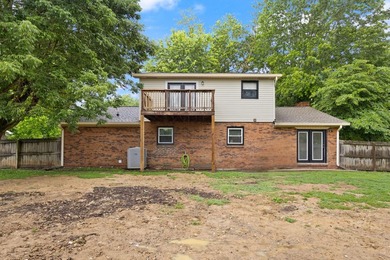 Welcome to this beautifully remodeled 4-bedroom, 1 full and 1 - photo 5