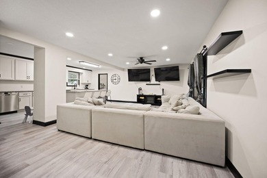 Welcome to this beautifully remodeled 4-bedroom, 1 full and 1 - photo 6