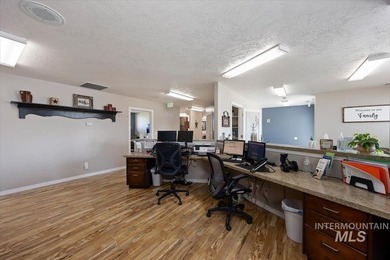 Exceptional commercial opportunity in a prime location on - photo 11