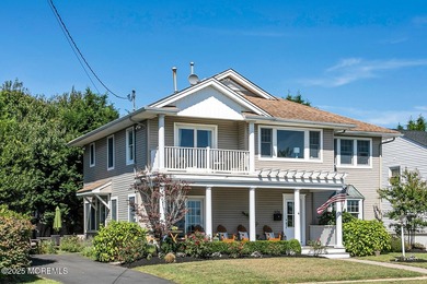 Premiere location - 3 blocks to the beach. Stunning 4 bedroom, 3 - photo 2