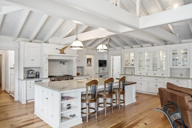 Coastal living meets timeless design at 2668 Bayonne Street - photo 13