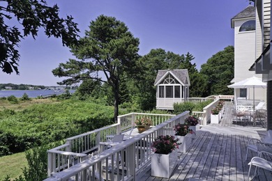 Welcome to ''Point House,'' an extraordinary 5.98-acre - photo 14
