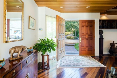 Welcome to ''Point House,'' an extraordinary 5.98-acre - photo 15