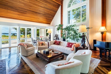 Welcome to ''Point House,'' an extraordinary 5.98-acre - photo 17