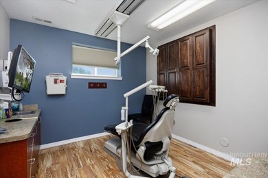 Exceptional commercial opportunity in a prime location on - photo 18