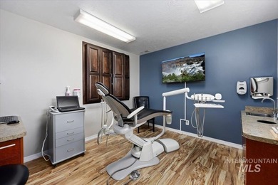 Exceptional commercial opportunity in a prime location on - photo 19